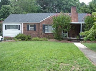 2206 Woodland Dr, Reidsville, NC 27320