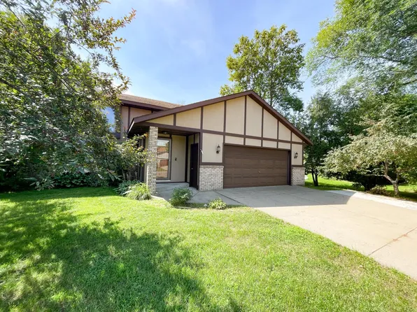 902 4th Ave NE, Little Falls, MN 56345