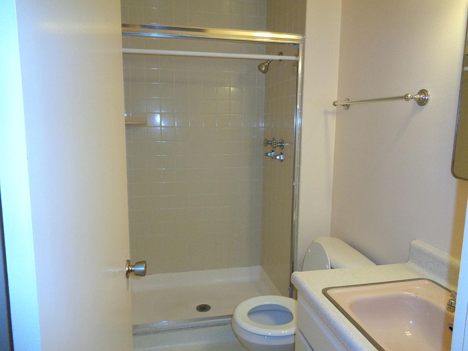 2nd image of 2923 Florence St APT 307