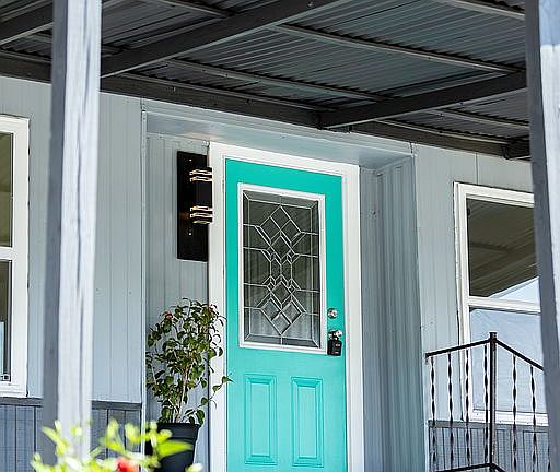 2nd image of 307 Dolores Blvd