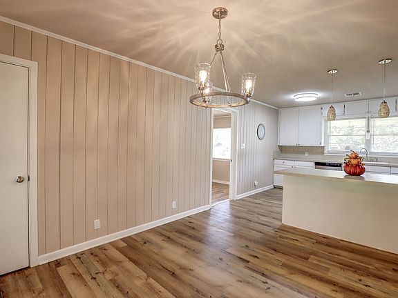 3rd image of 1209 W 40th St