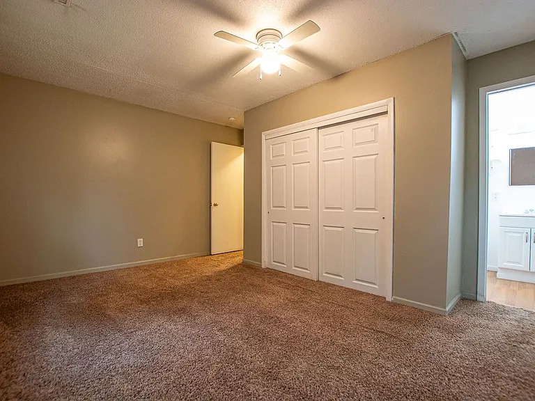1410 Lindwood Dr — Photo 16