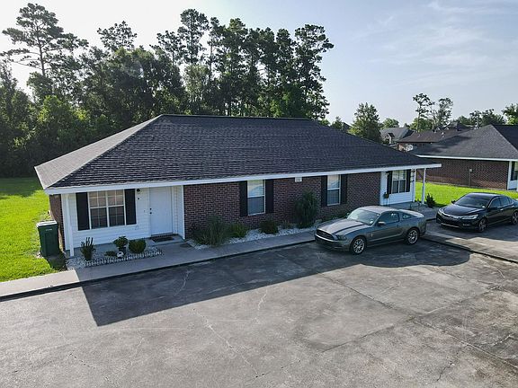 3rd image of 1304 Lewis St