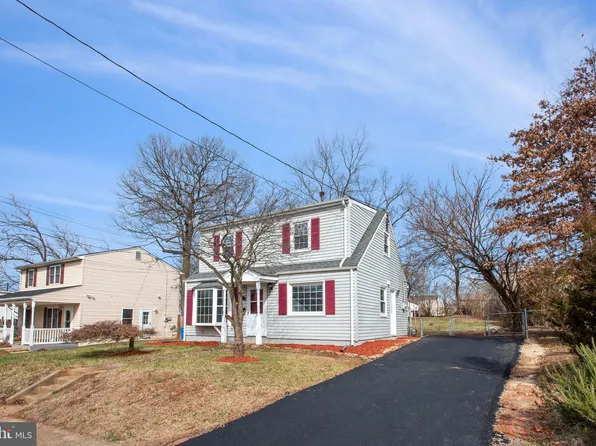 366 Manassas Dr, Manassas Park, VA 20111