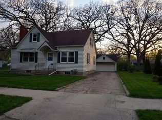 824 New St, Manchester, IA 52057