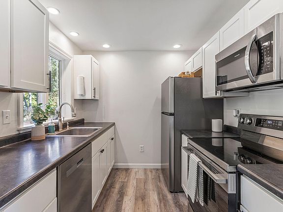 3rd image of 130 Summer Street