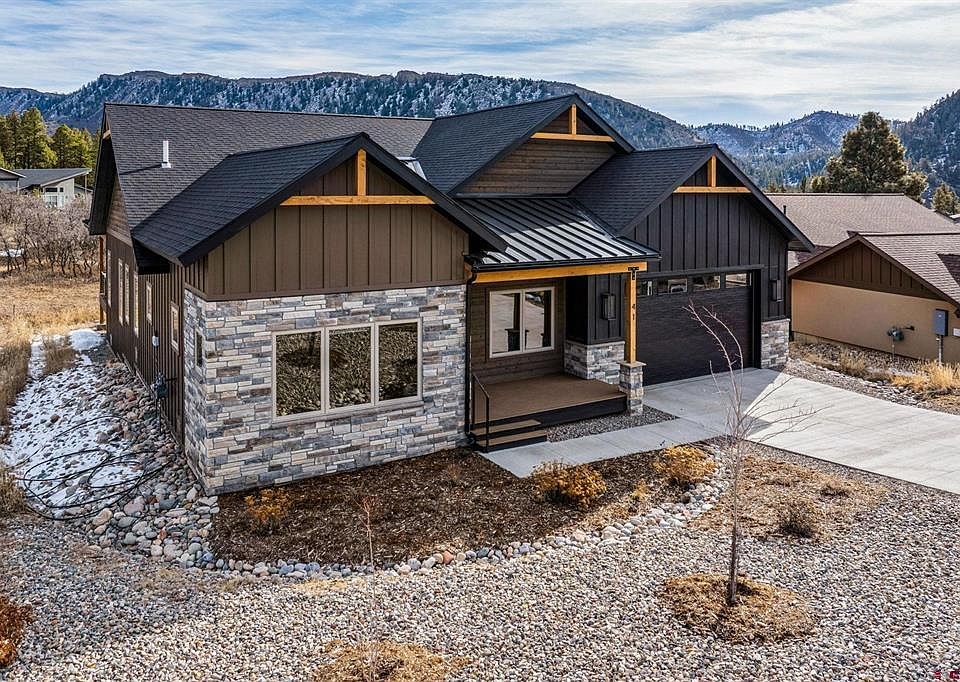 1st image of 41 Edgemont Meadows Road