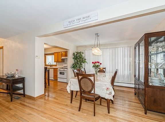 3rd image of 1209 Elsie Dr