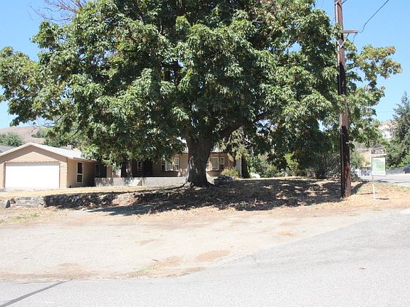 2nd image of 429 E Chelan Ave
