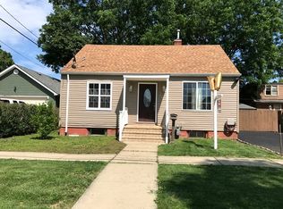 857 Preston Ave, Elgin, IL 60120