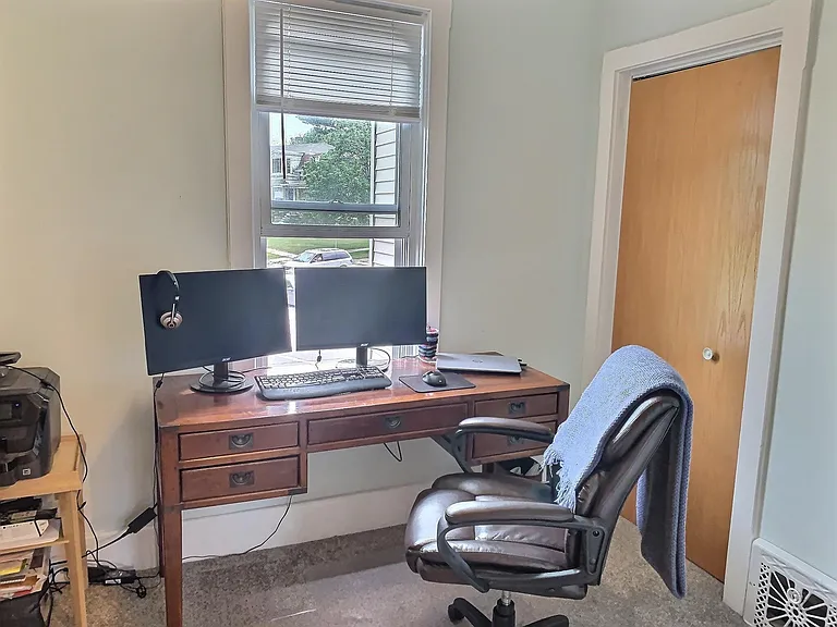 535 W Wisconsin St — Photo 19