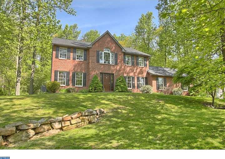 1st image of 15 Highland Dr