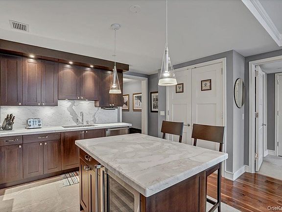 4th image of 1 Renaissance Sq Unit 24F