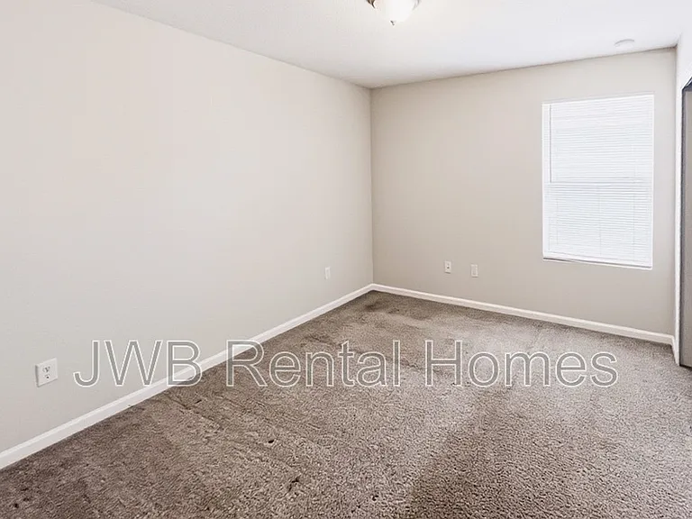 1209 Ellis Rd S — Photo 12