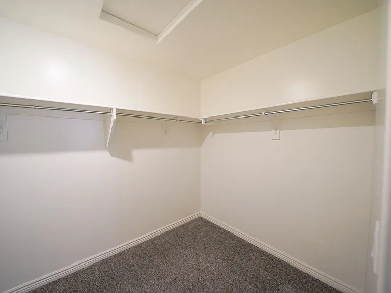 3243 S Fossil Hills Dr — Photo 1