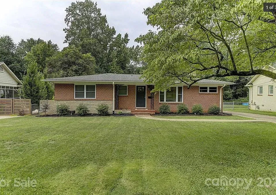 926 Camborne Pl
