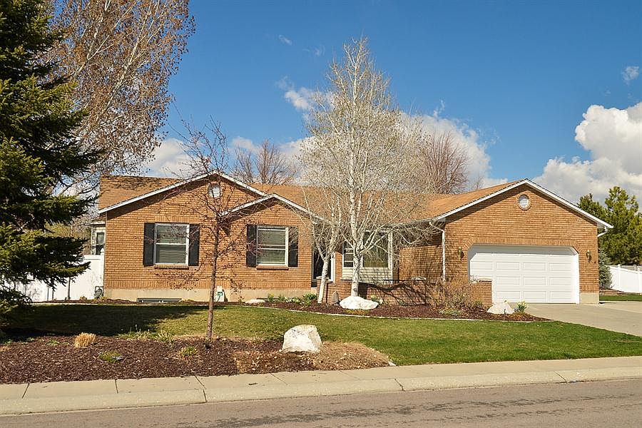 1st image of 1206 W Cody Cir