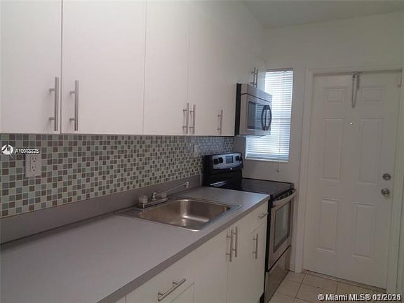 2nd image of 1451 NE 170th St APT 106A