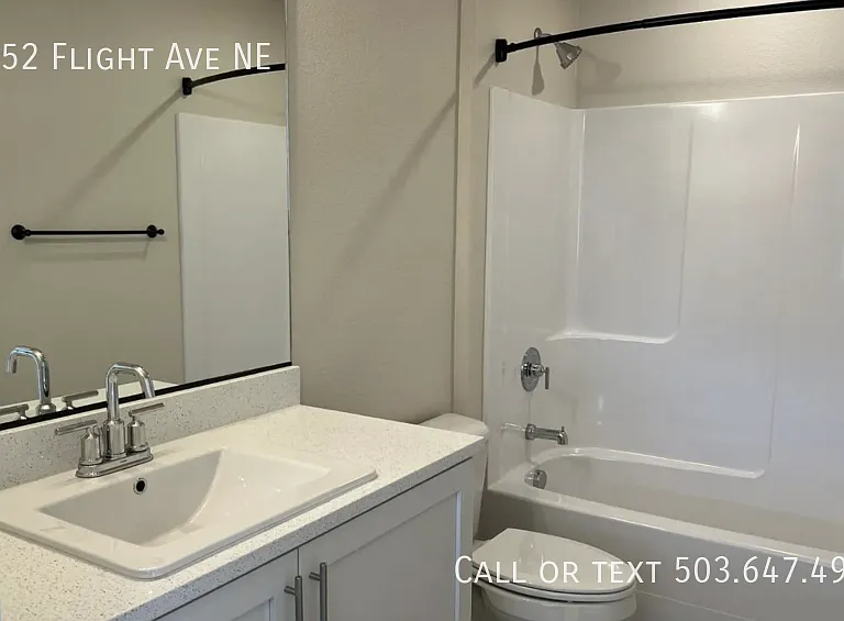 4852 Flight Ave NE — Photo 7