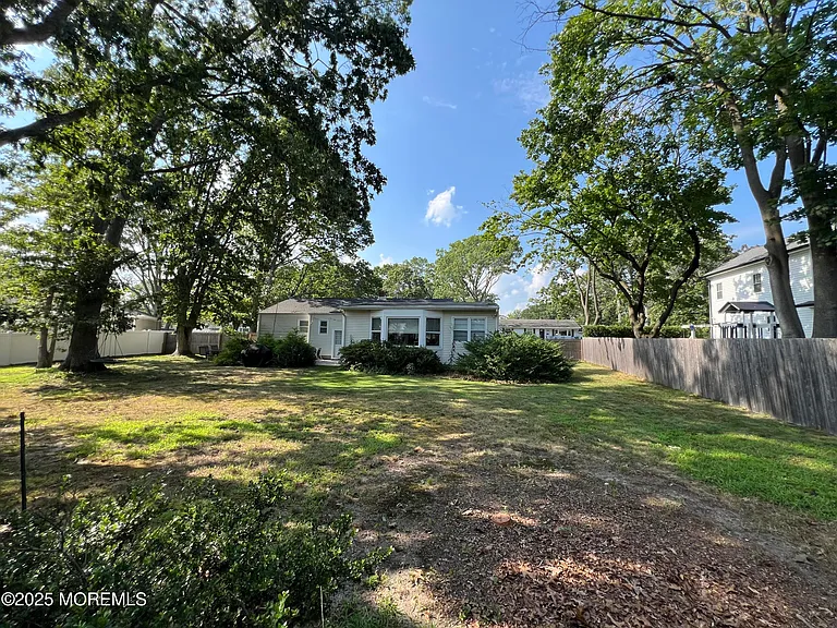 8 Corey Dr — Photo 21