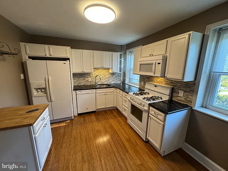 317 W 4th Ave — Photo 9