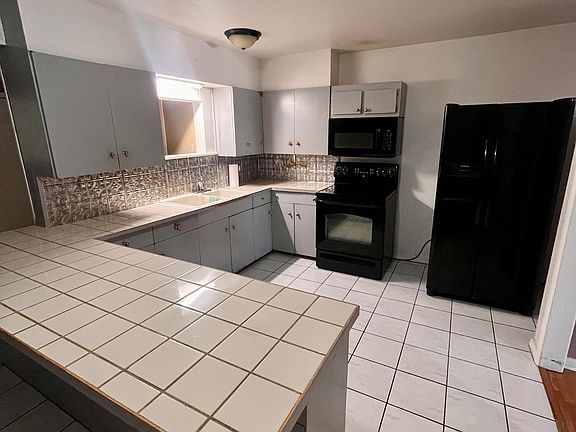 3rd image of 2970 19th St