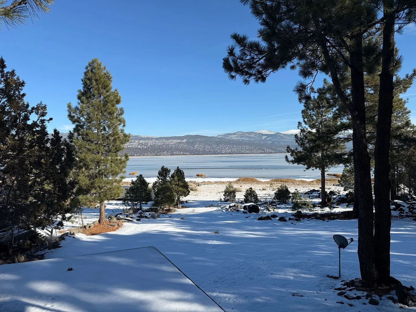 2 Bedroom, 2 Bath Furnished Lake Front Rental — Photo 1