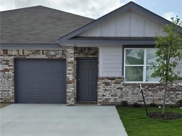 242 Green Valley Dr, Copperas Cove, TX 76522