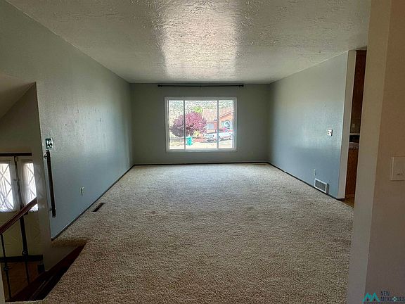 5th image of 109 Hackberry Ct