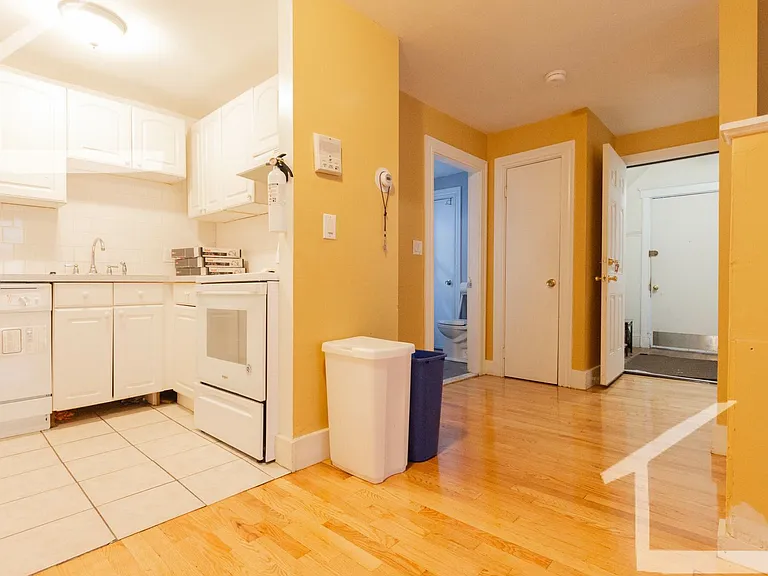 26 Farrington Ave #A — Photo 9