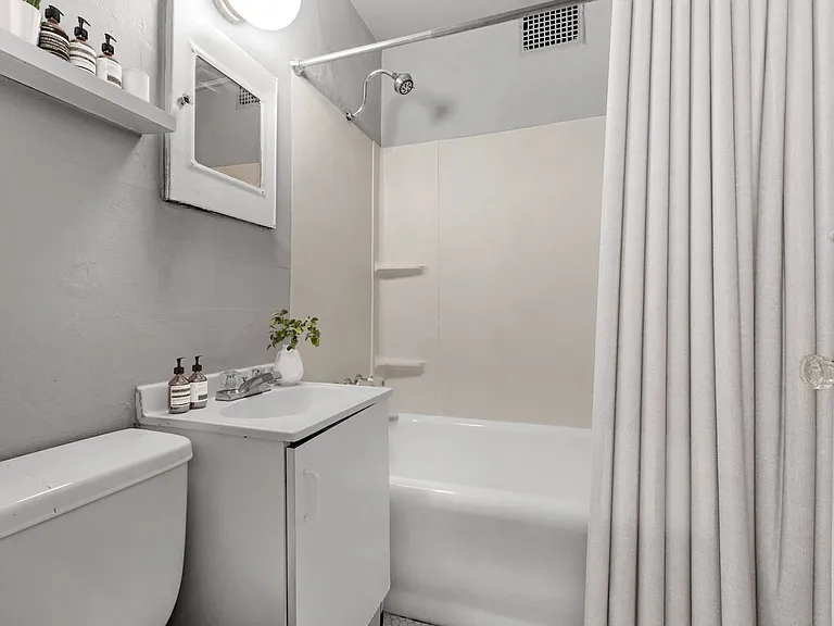 1736 Summit Ave — Photo 13