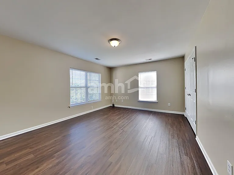 126 Avalon Rd — Photo 23