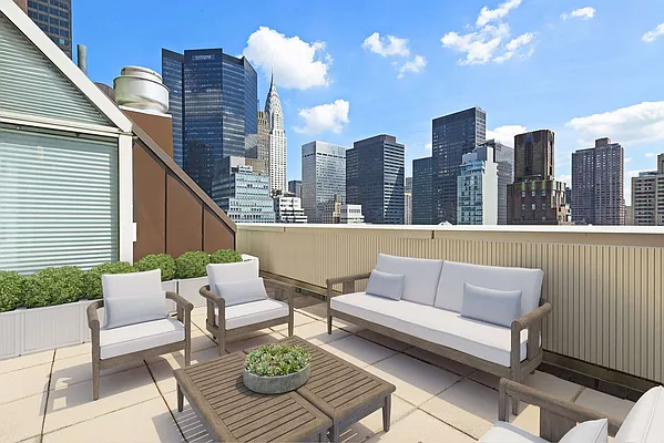 Sold by Compass | media 1