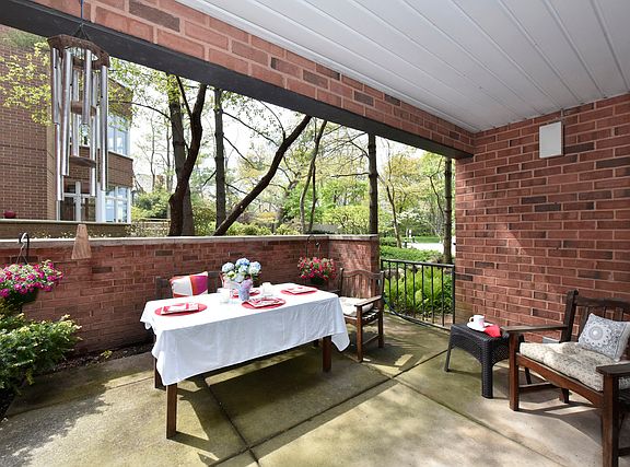 3rd image of 105 E Laurel Ave APT 104