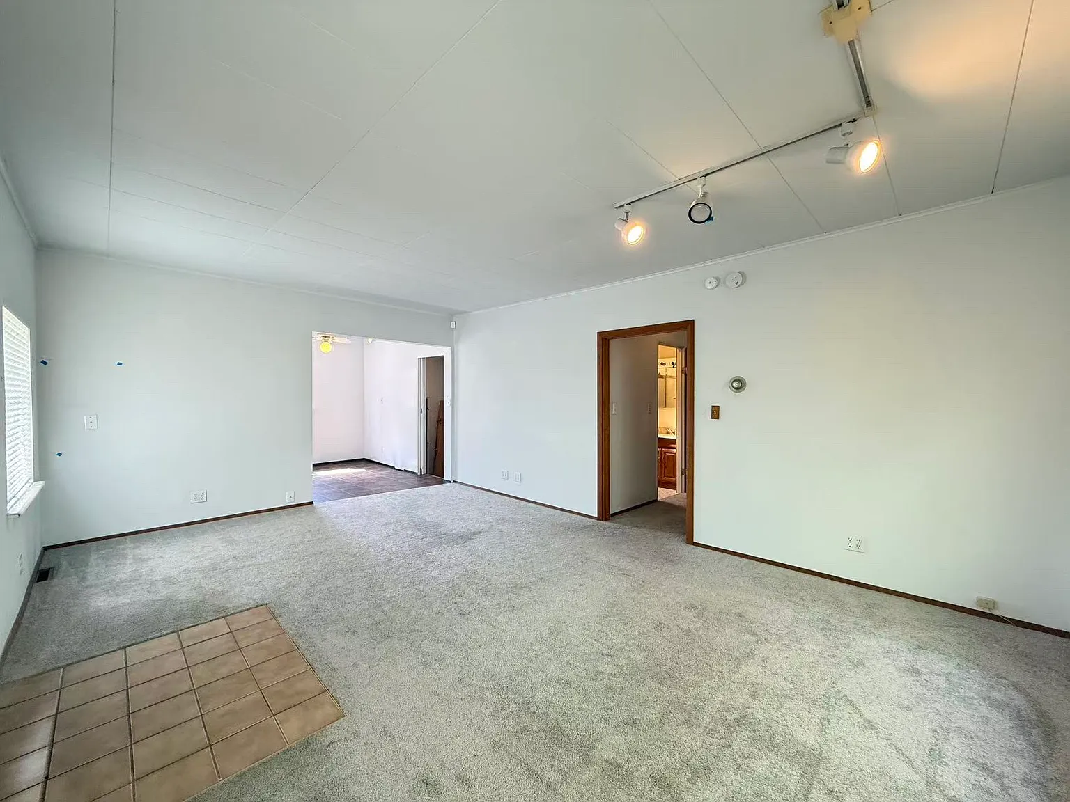 3 bed, 1.5 bath, 1220 sqft, $3,600 — Photo 3