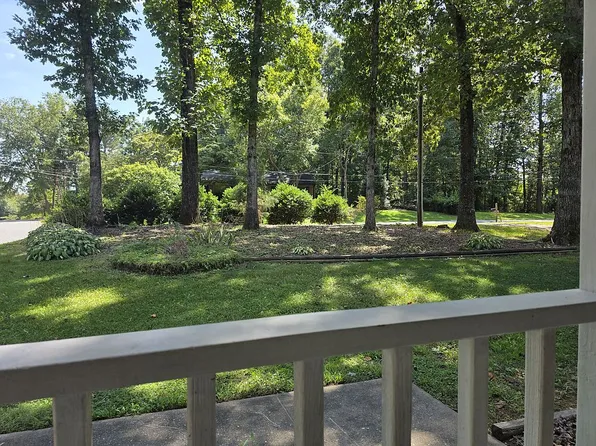 1190 Landsdowne Dr, Conover, NC 28613