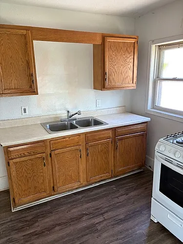 408 Oak Ave #B Photo 1
