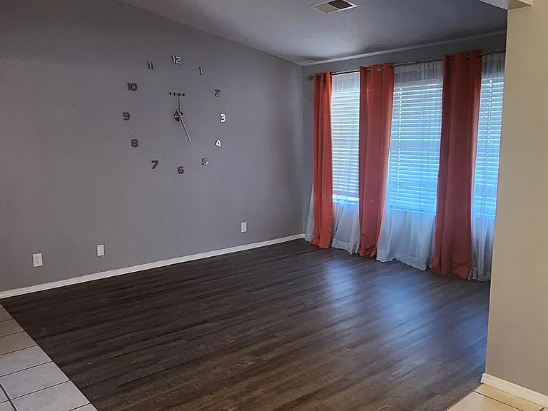 1857 Clearwater Loop NE — Photo 10