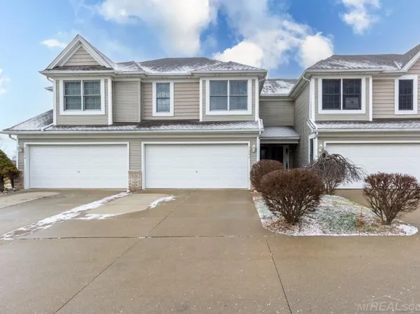 7232 Harbor Dr, Algonac, MI 48001