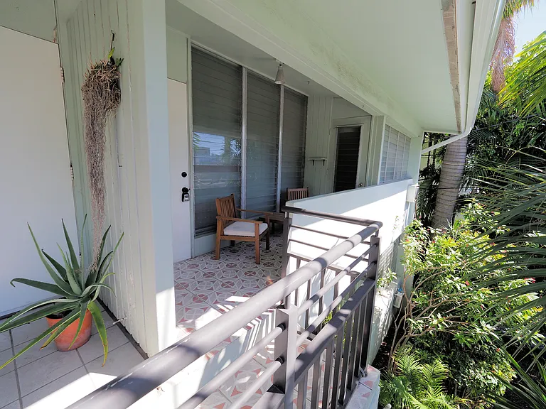 1080 98th St #10 — Photo 9