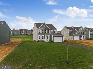 215 Ladysthumb Cir, Charles Town, WV 25414