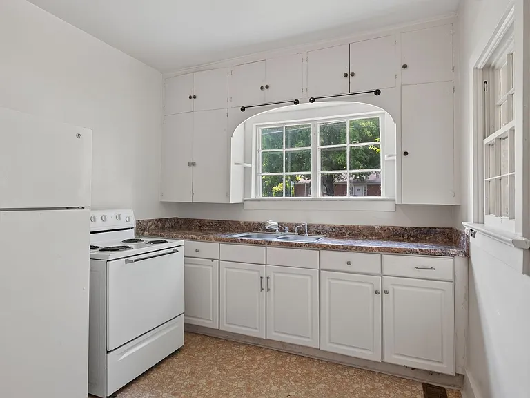 251 Forbes Ave — Photo 15