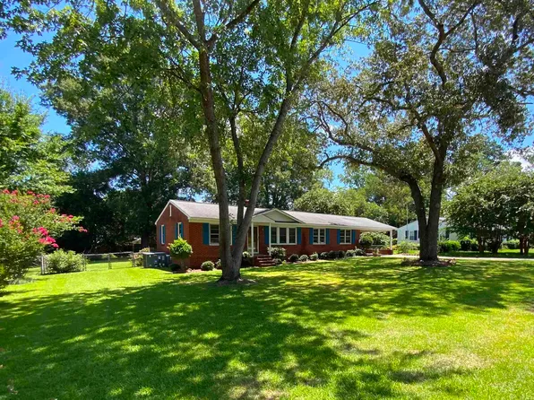 2012 Yelton Dr, Camden, SC 29020