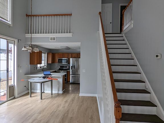 4th image of 665 Bedford Ct