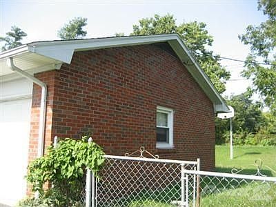 2nd image of 3805 Walhampton Dr