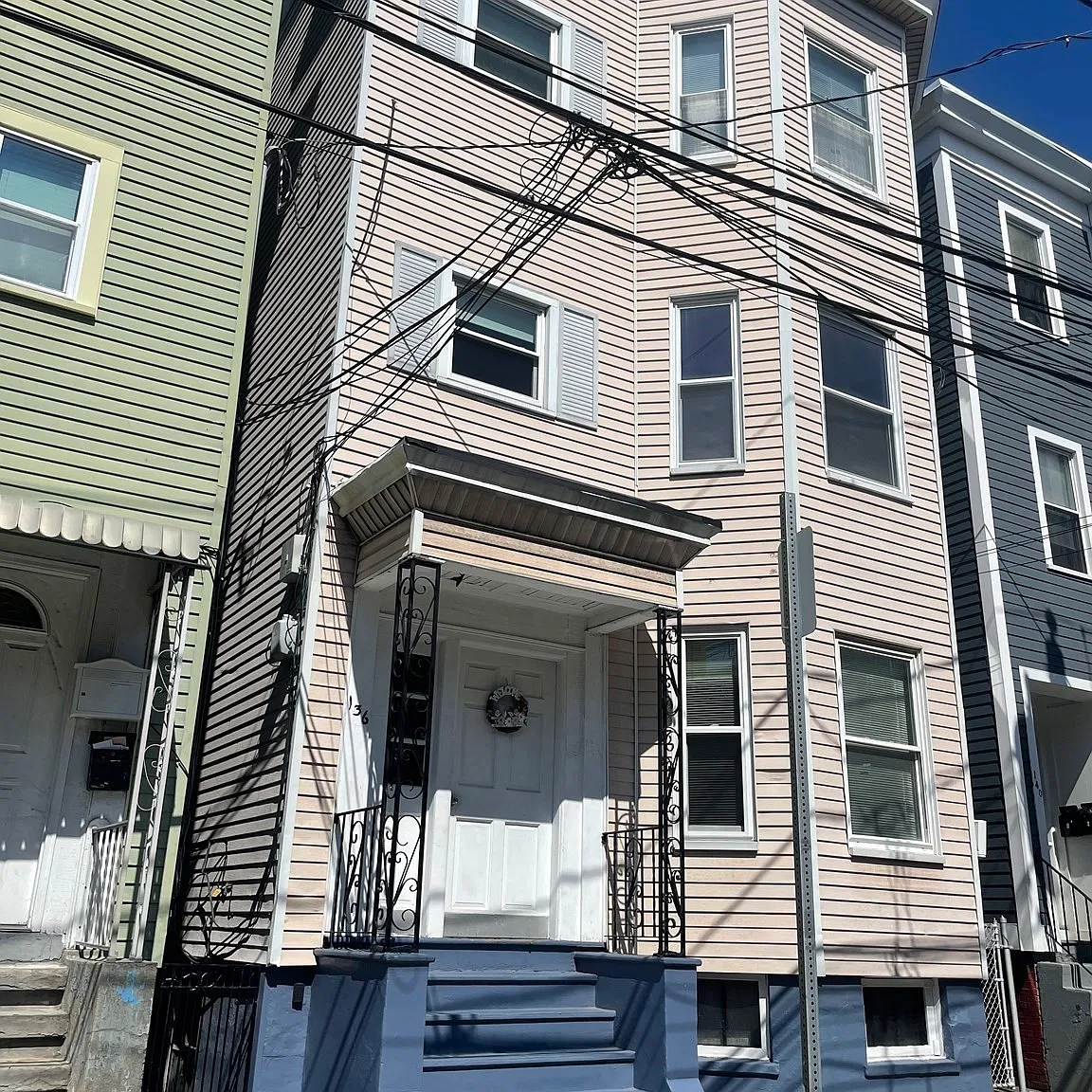 2 bed, 1200 sqft, $2,500 — Photo 1