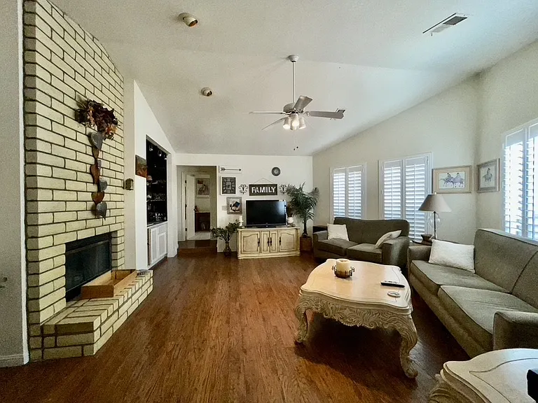 3375 Sharon Ln — Photo 5