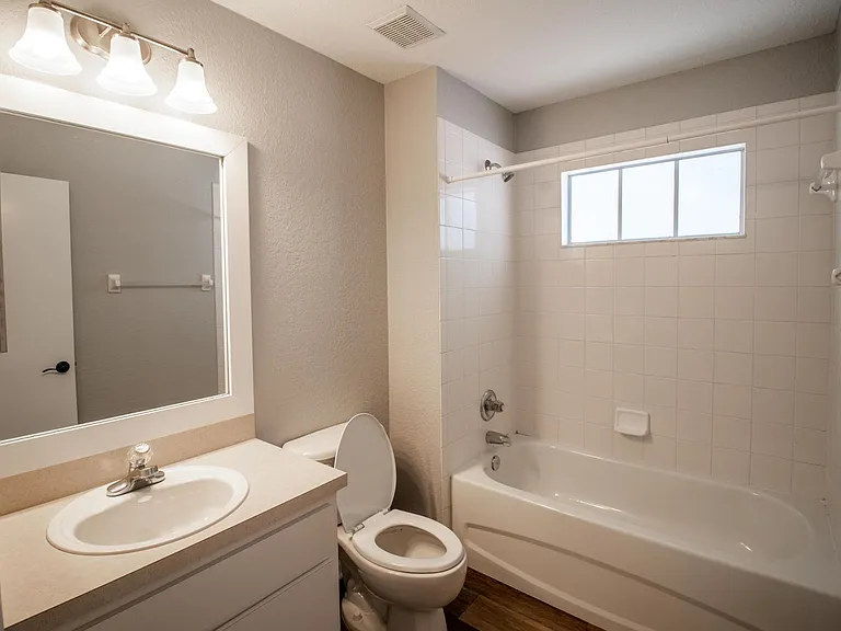 741 E Lime St — Photo 18