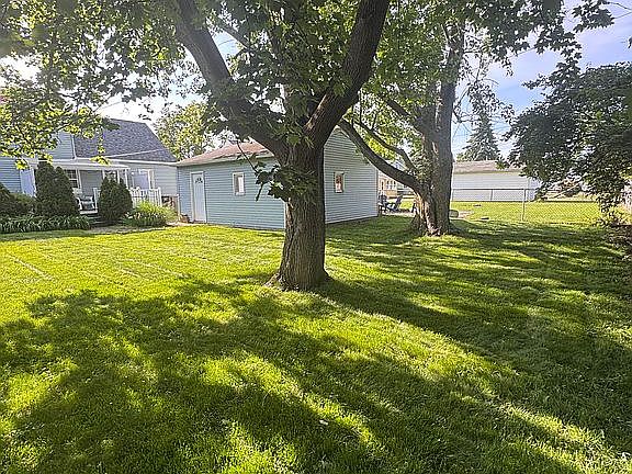 2nd image of 1006 N Ironwood