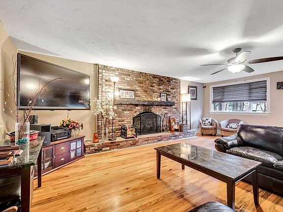 3rd image of 62 Pinehurst Ave